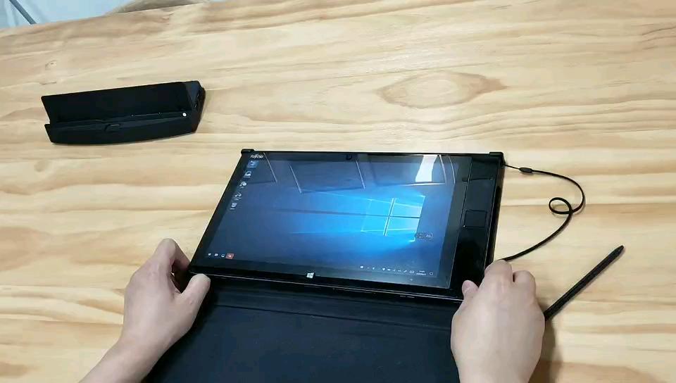 日本原装九成新富士通12.7寸平板电脑q704,win10桌系统