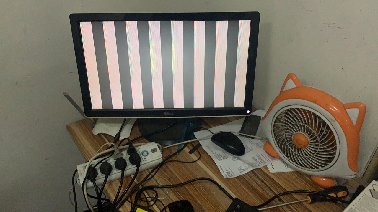 macbookpro开机花屏外接花屏