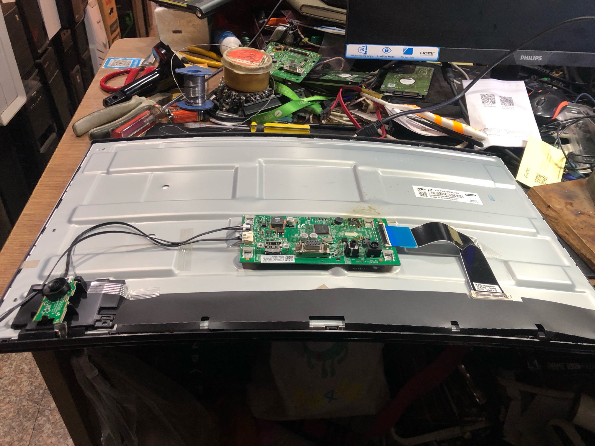 三星c24f390fhc刚过保就坏了新手修显示器