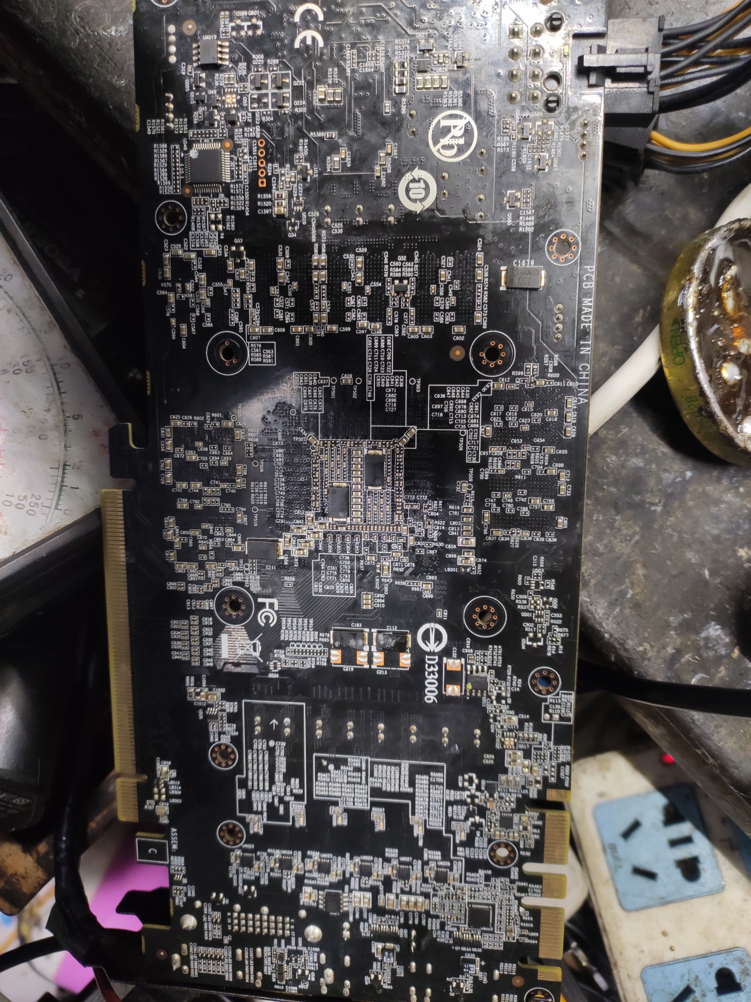 技嘉1070ti 8gd 提示没插辅助电源