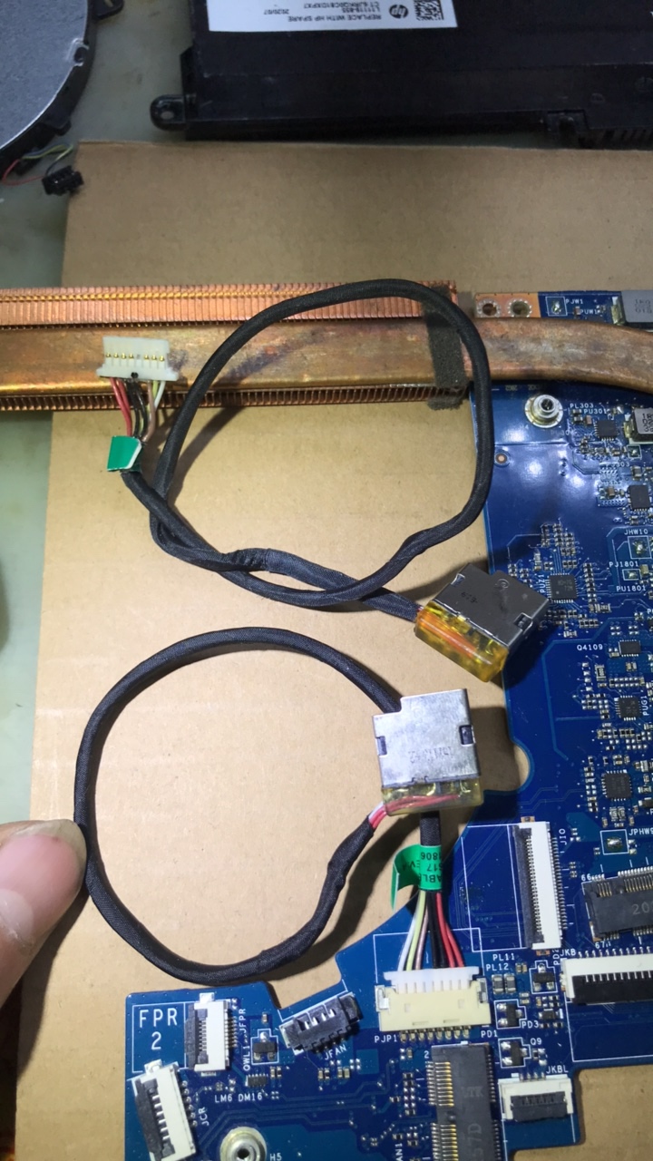 hp laptop 15s-dr2002tx 不充电,开机不充电,关机充电维修-迅维网