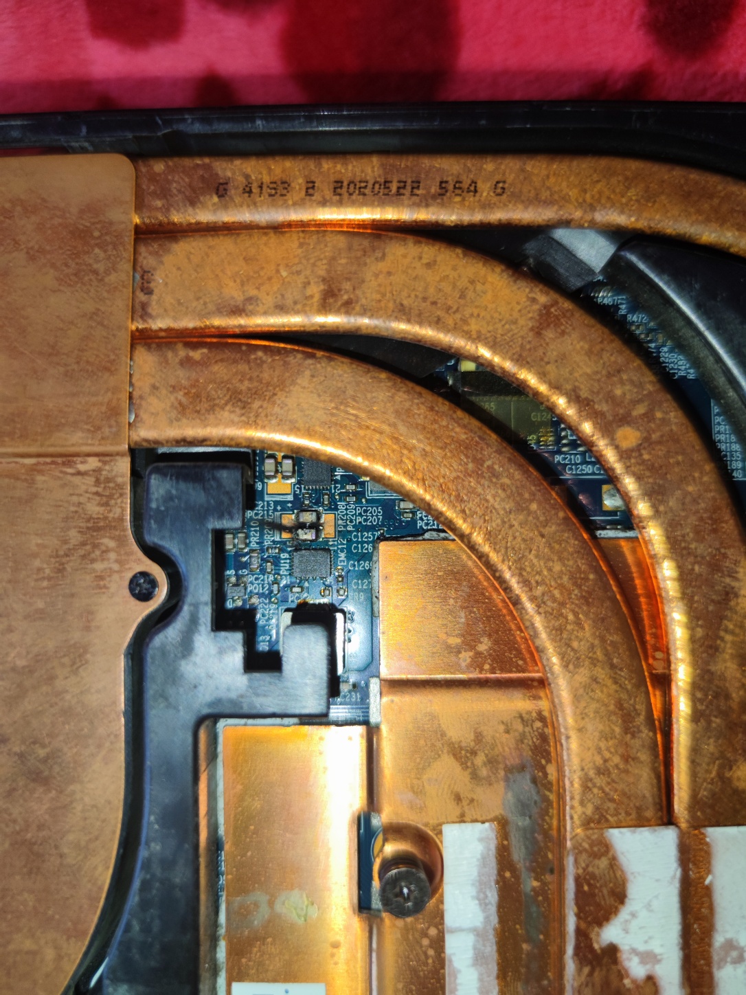 炫龙m7显卡供电电容烧了,还好发现的早,机器开机后没啥问题